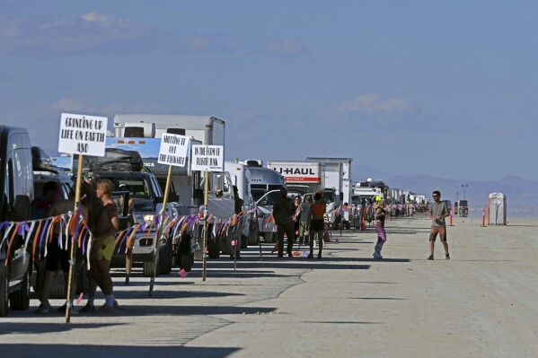 No longer stranded, tens of thousands clean up and head home after Burning  Man floods