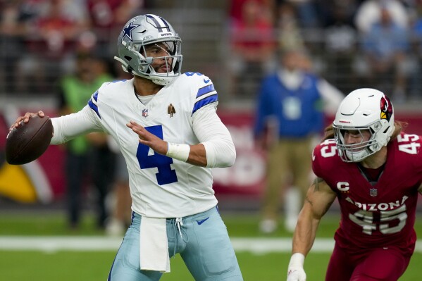 Prescott, Elliott getting used to being former teammates with