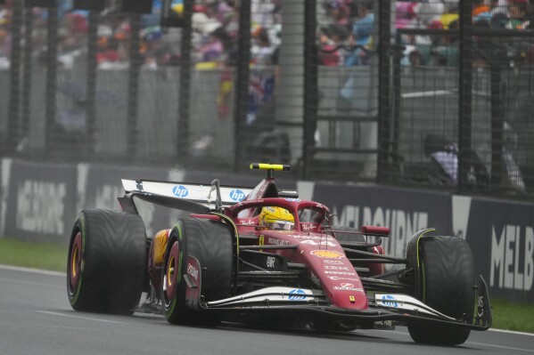 Lewis Hamilton pilotando no GP australiano