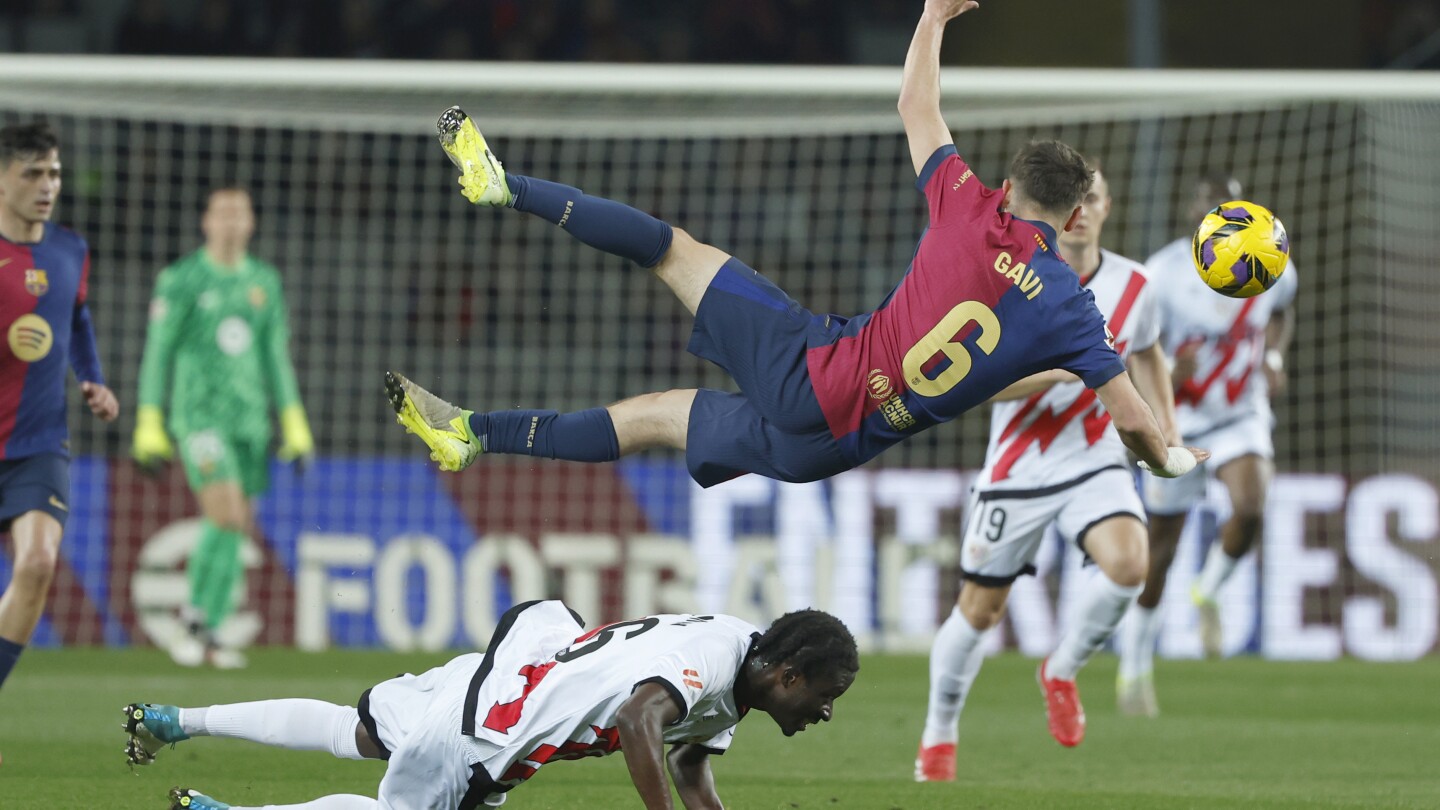 Barcelona returns to top of La Liga with 1-0 win over Rayo Vallecano