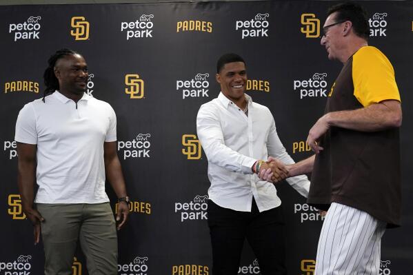 Bob's Briefing: Bob Melvin Joined by OFs Tatis, Soto Discussing Mexico City, by FriarWire