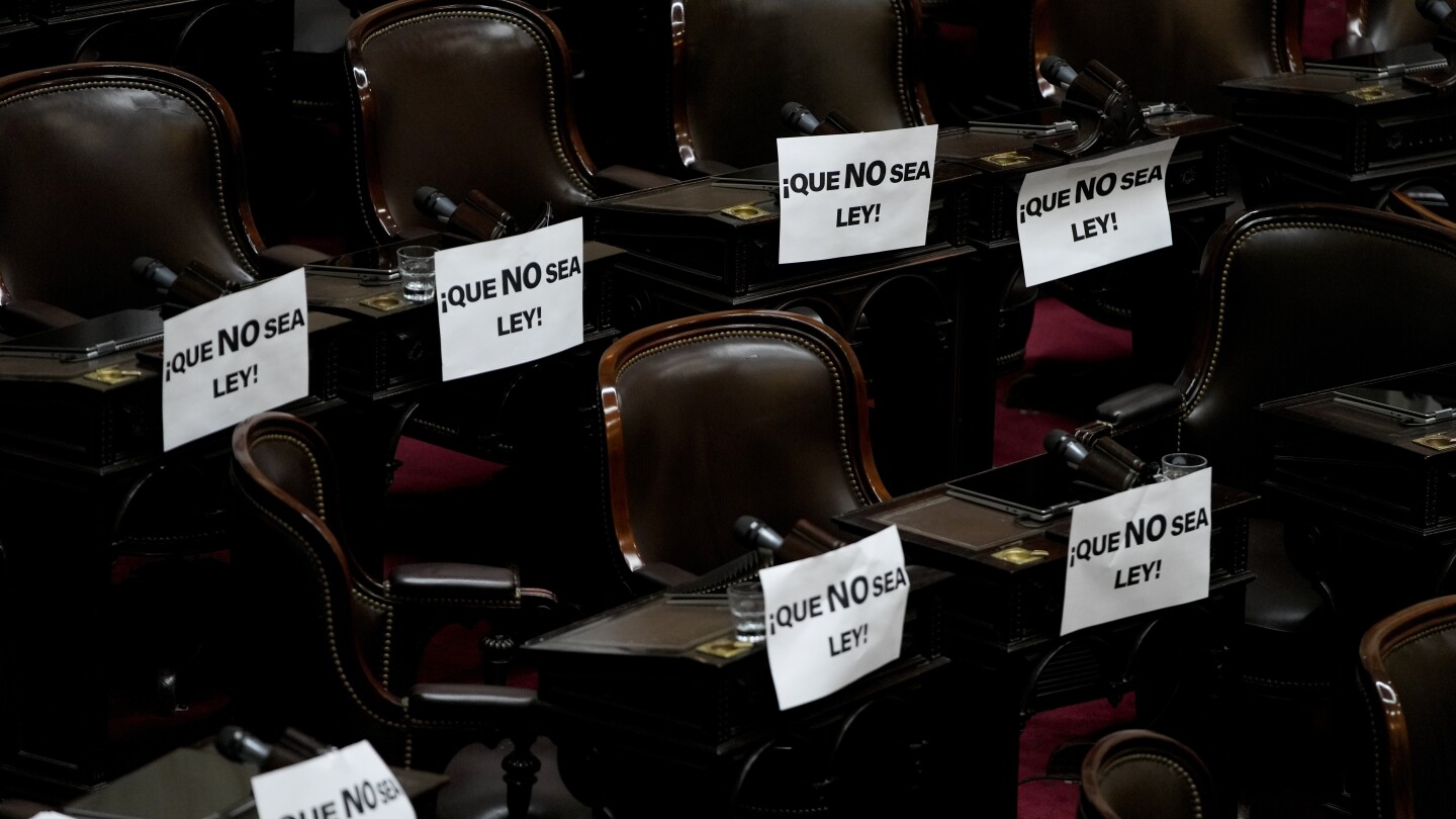 Los legisladores argentinos aprobaron la ley de reforma integral de Milei, pero aún queda mucha negociación