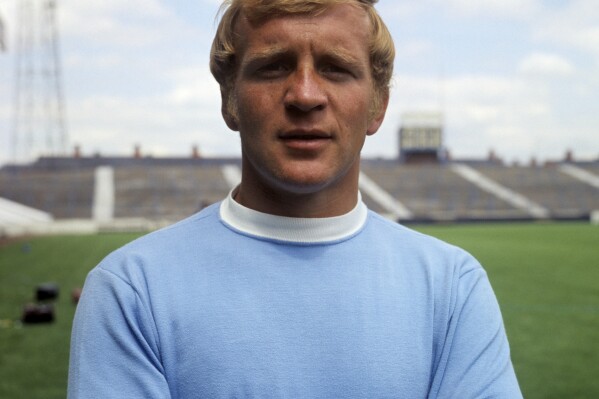 Manchester City player Francis Lee poses in Manchester, England, July 1, 1969. Former Manchester City player and chairman Francis Lee has died at the age of 79 on Monday Oct. 2, 2023. PA Photos via AP)