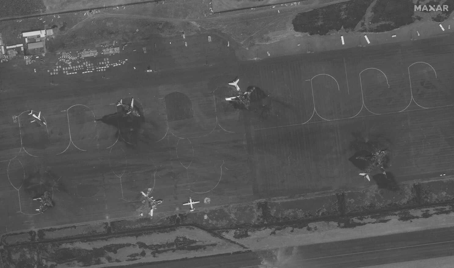 Aeropuerto controlado por hutíes en capital de Yemen reanuda los vuelos tras ataques israelíes