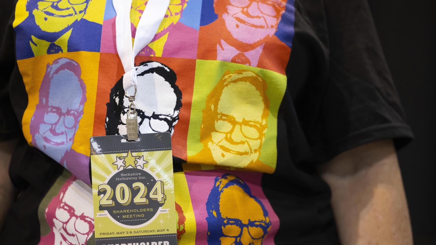Warren Buffett is sitting on over 5 billion money as Berkshire Hathaway helps to keep promoting Apple inventory