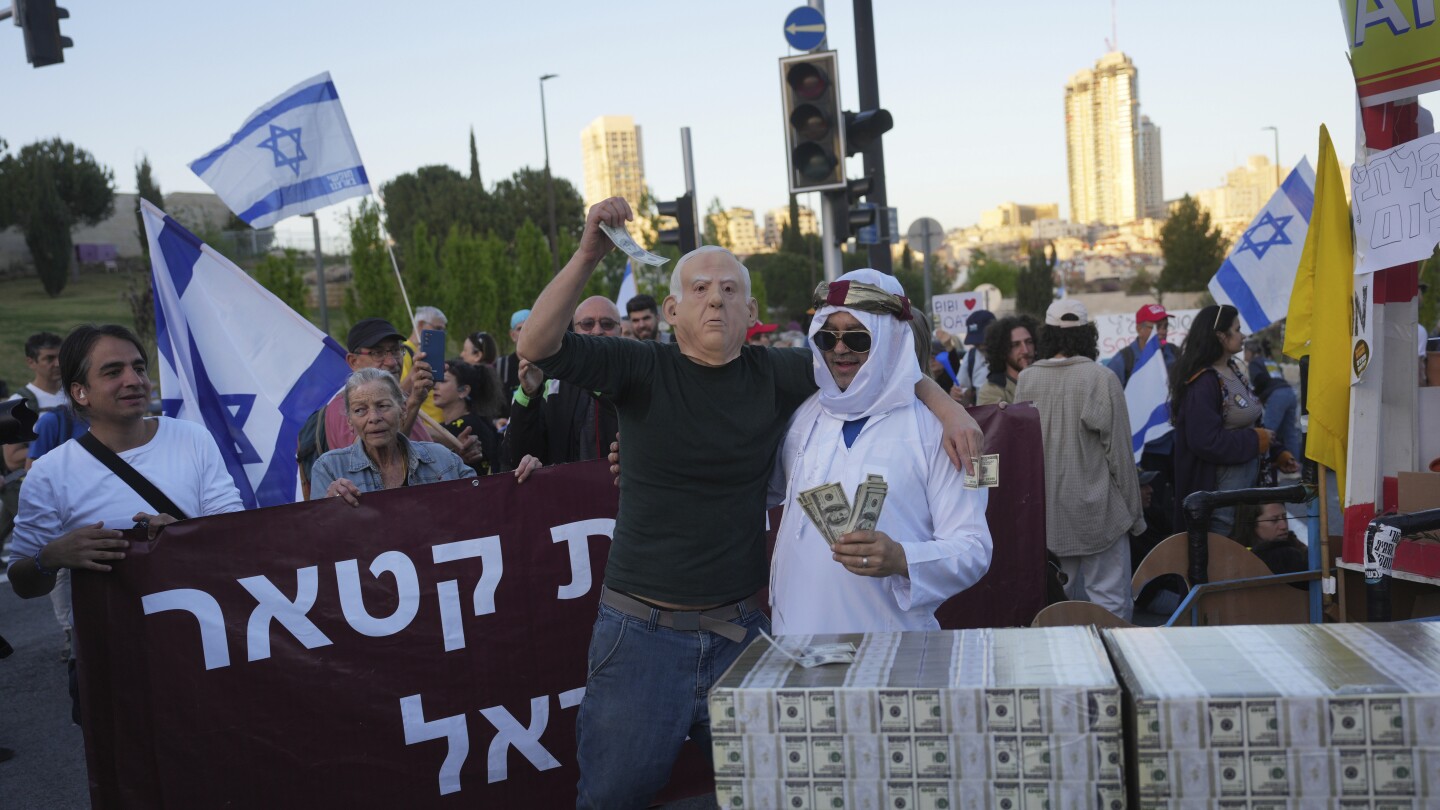 Netanyahu is rocked by a new scandal linking his close advisers to Qatar