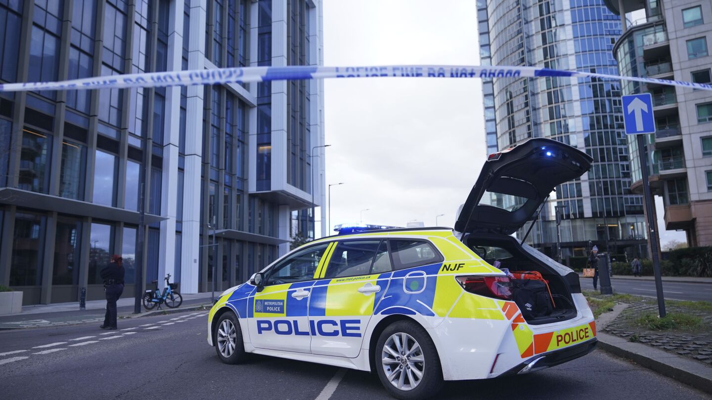 The United States Embassy in London returns to standard after police blow up a package deal