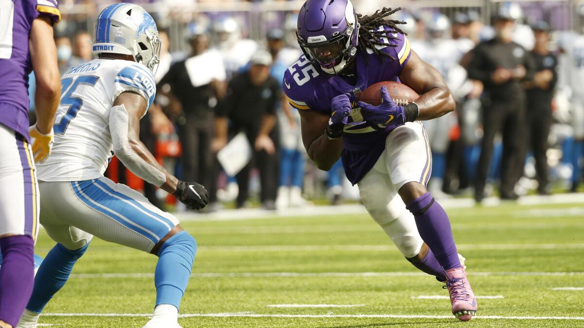 Vikings survive Lions rally 19-17 on Joseph FG at final gun - The