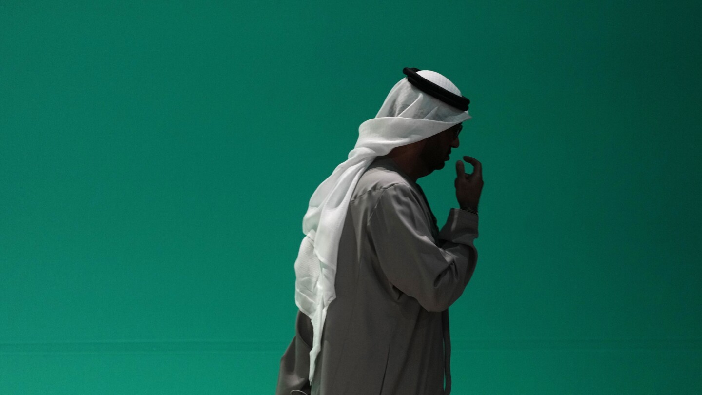 Анализ: На COP28 султан ал Джабер получи това, което ОАЕ искаше. Други го напускат, като искат много повече