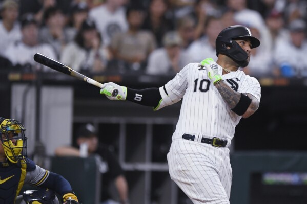 William Contreras' solo homer (3), 05/10/2023