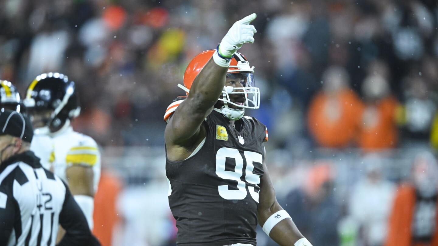 Browns' Myles Garrett gets 3 sacks in win, sends message to Steelers and T.J. Watt: ‘I’m the guy