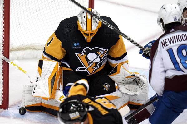 Avalanche's Makar shaken up after taking high hit from Penguins' Carter