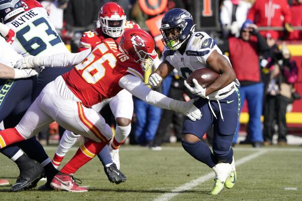 Chiefs dump Seahawks 24-10, stay tied for AFC's best record