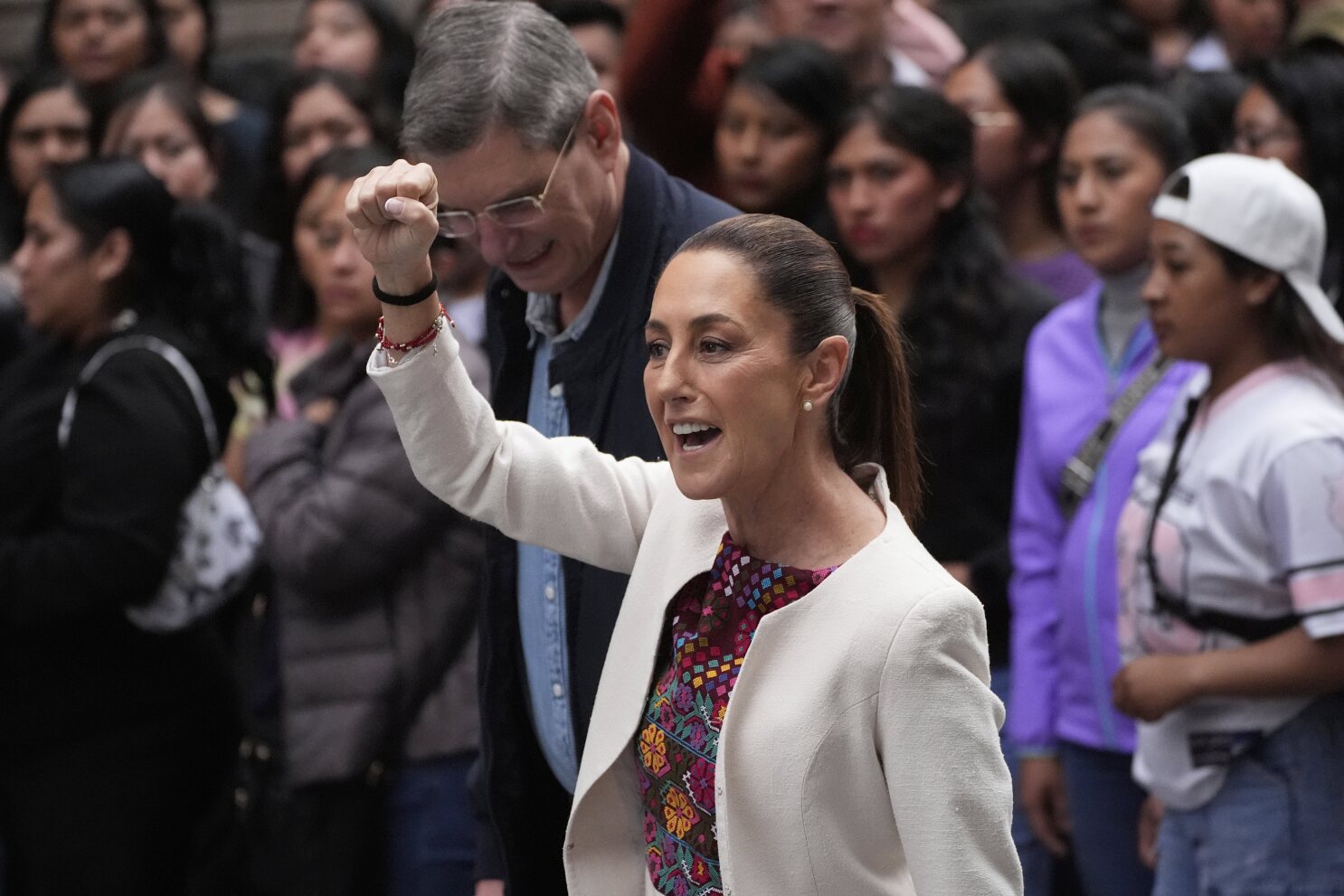México sugiere que la política migratoria de Trump incidió en la caída de las remesas