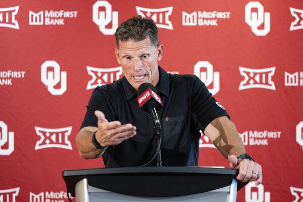 The heat is on Oklahoma coach Brent Venables as No. 20 Sooners try to  recover from 6-7 season | AP News
