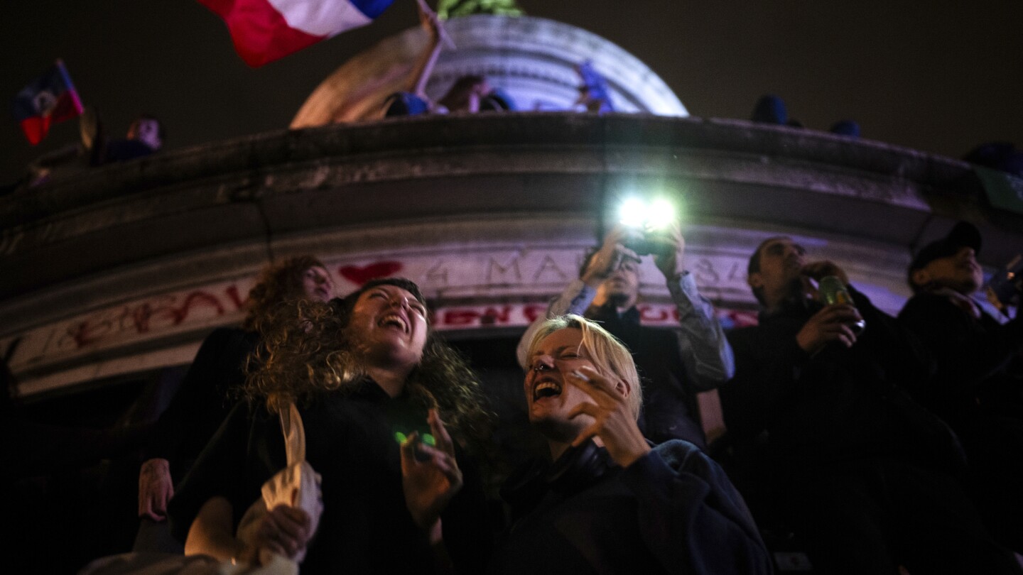 Elections françaises 2024 : la gauche remporte la majorité des sièges, les électeurs rejetant l’extrême droite, Macron arrive en deuxième position