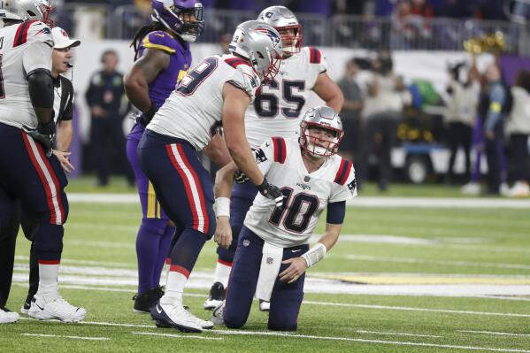 Chandler Jones snags lateral on wild final play as Las Vegas