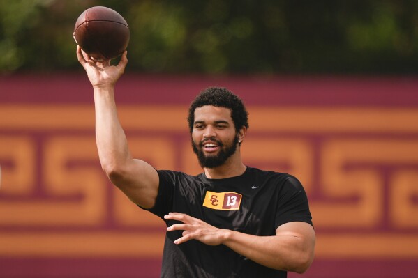 Southern California quarterback Caleb Williams throws during the NCAA college football team's NFL Pro Day, Wednesday, March 20, 2024, in Los Angeles. (AP Photo/Ryan Sun)