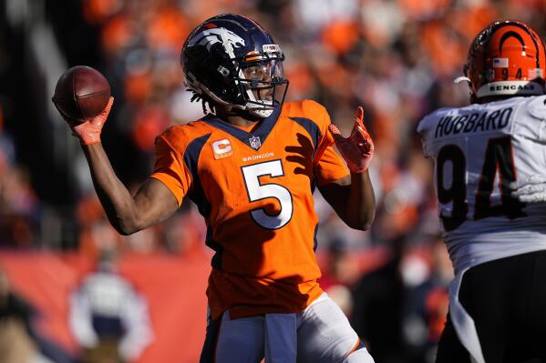 Broncos' Vic Fangio loses it on the sideline after Ravens run the ball to  tie NFL record