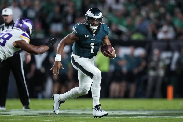 Jalen Hurts video: Eagles QB scores second TD of game against Chiefs in Super  Bowl 57 - DraftKings Network