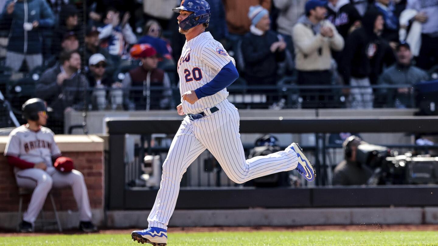 Mets leave the bases loaded while down by one when Devin Williams