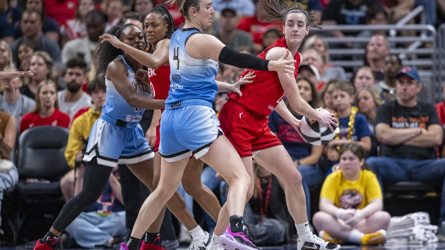 Chindy Carter levanta la falta de la WNBA sobre Kaitlyn Clark y multa a Angel Reyes por no dar una entrevista posterior al juego