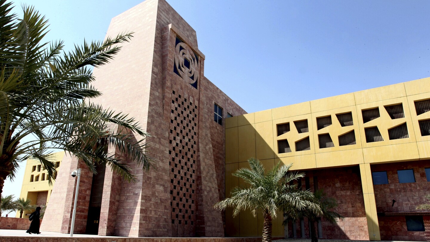 Texas A&M ще затвори кампуса в Катар, тъй като училищният съвет отбелязва нестабилността в Близкия изток като фактор