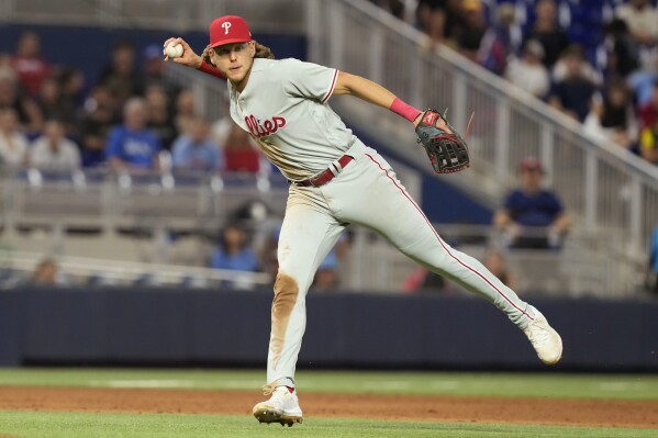 Phillies rally in ninth to stun Marlins