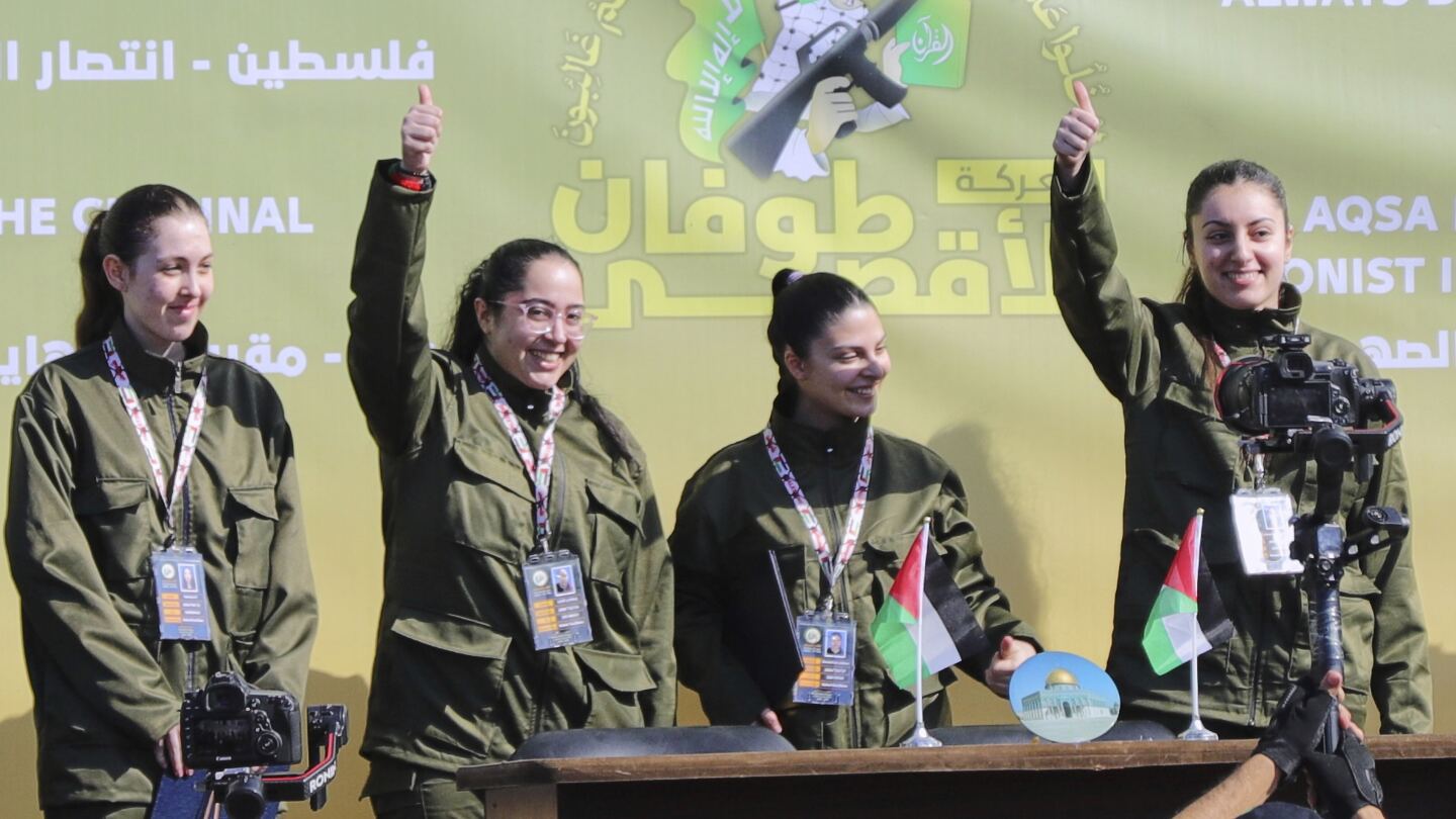 Hamas frees 4 female Israeli soldiers in exchange for 200 Palestinian prisoners as ceasefire holds