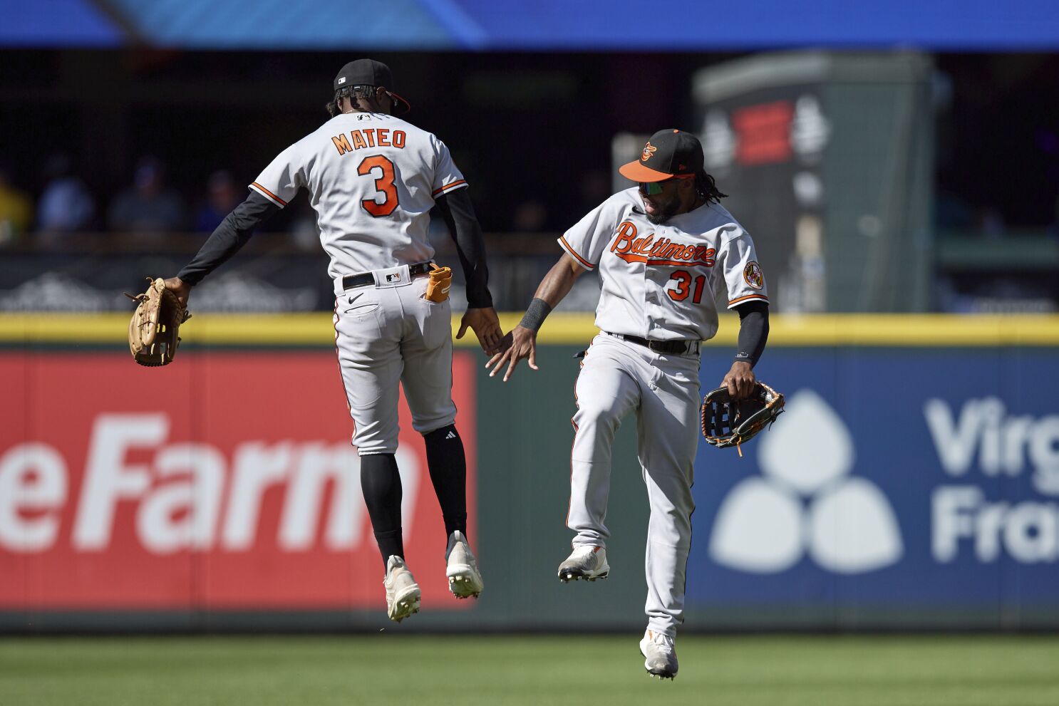 Mariners held to three hits by Orioles, head home after losing trip