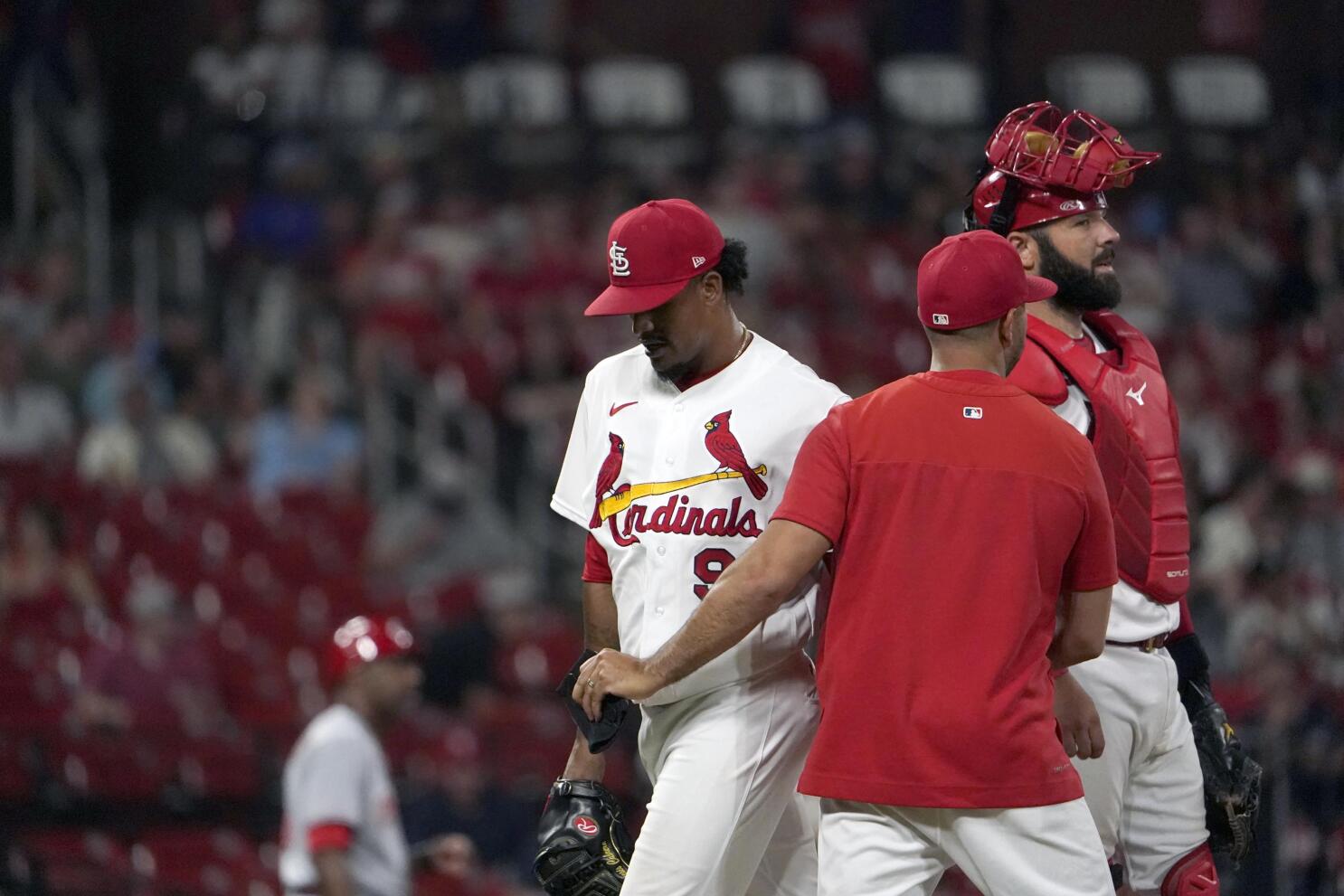 Cardinals Executive Takes Hard Stance On Manager Oli Marmol's