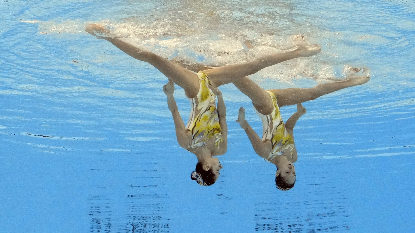 Олимпиада в Париж: Какво да знаете и кого да гледате по време на състезанието по артистично плуване