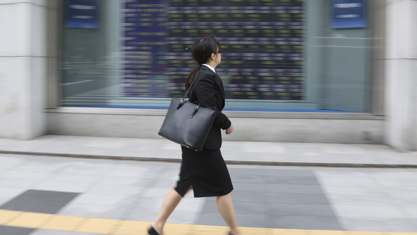 ТОКИО AP — Мощно японско бизнес лоби призовава правителството да