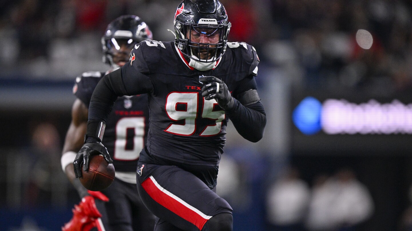 Texans Defeat Cowboys 34-10 on MNF