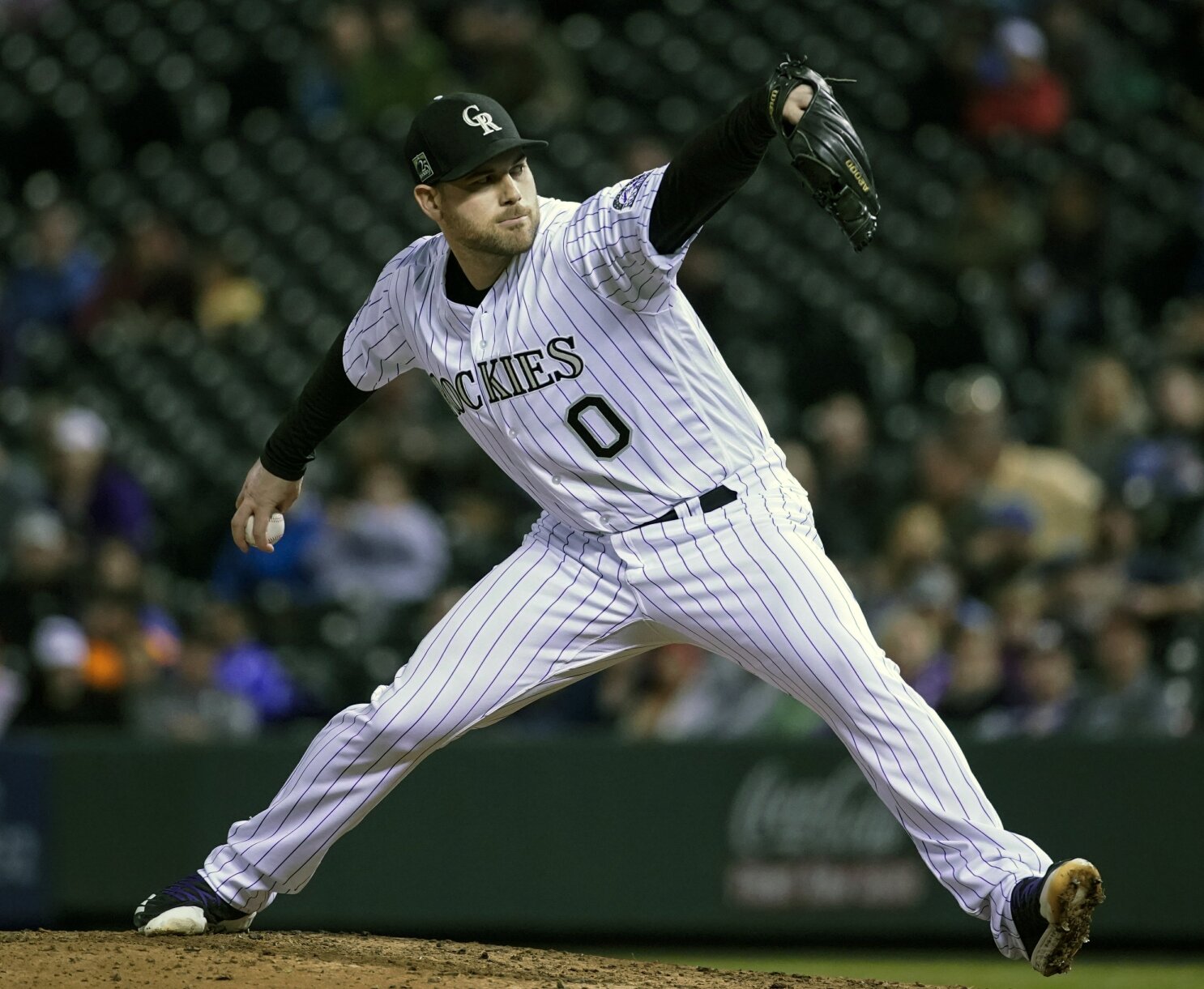 AP source: Ottavino, Yankees agree to $27M, 3-year contract