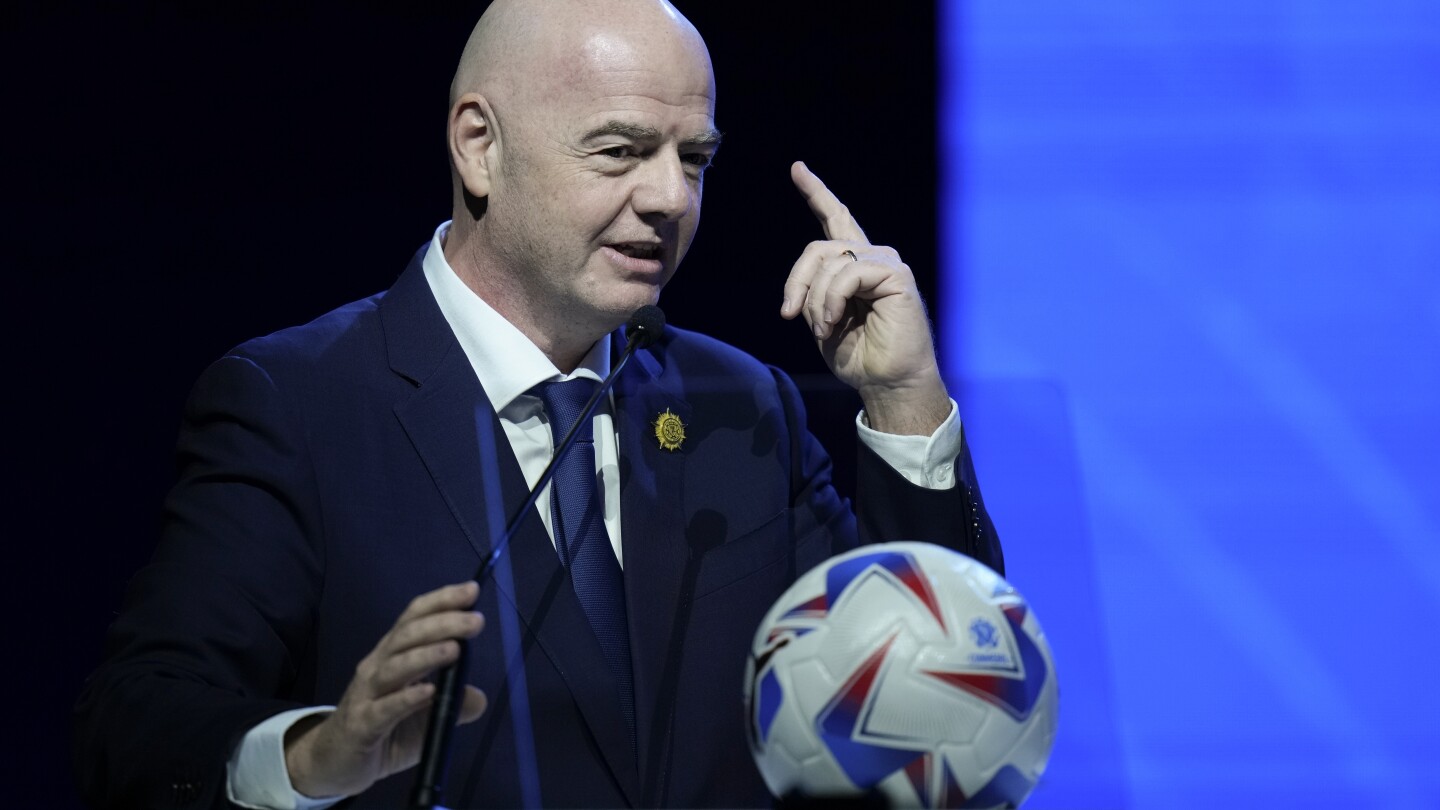 ЖЕНЕВА (AP) — ФИФА е готова да създаде десетки нови