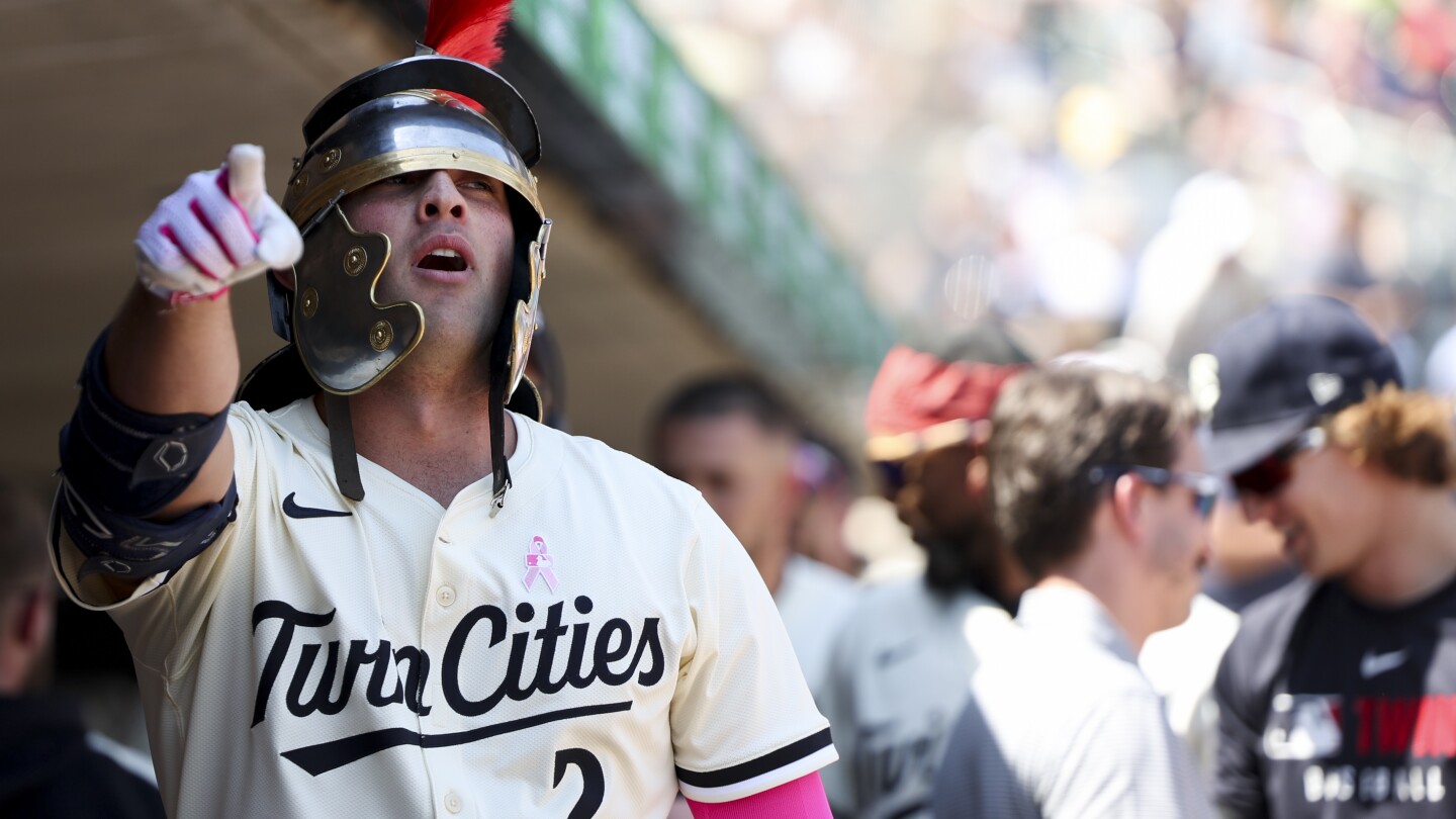 Twins win 8th straight, beating Giants 7-6 on Keirsey's RBI single in 10th