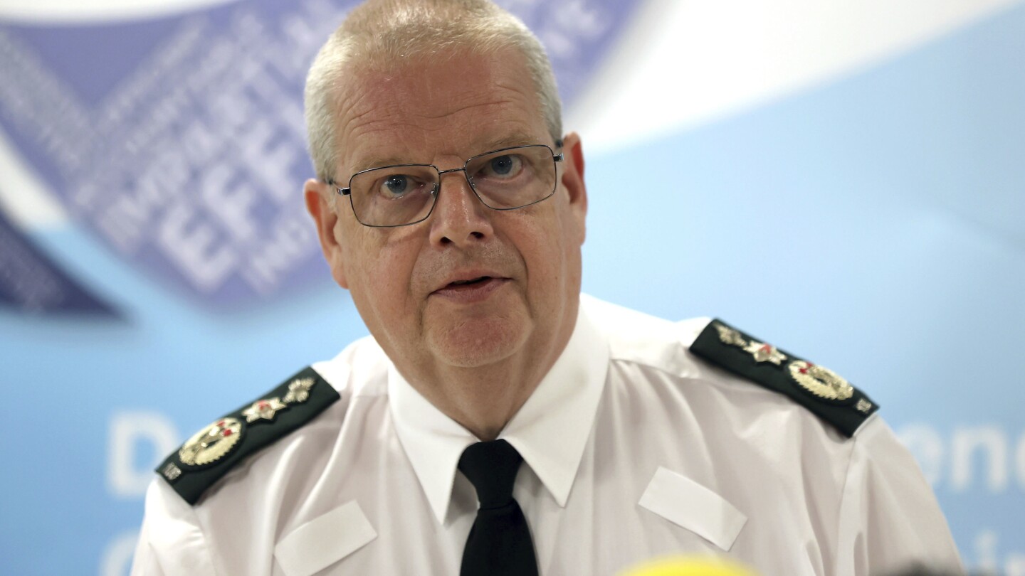 يعتذر ضابط شرطة إيرلندا الشمالية عن خرق البيانات “على نطاق صناعي”.