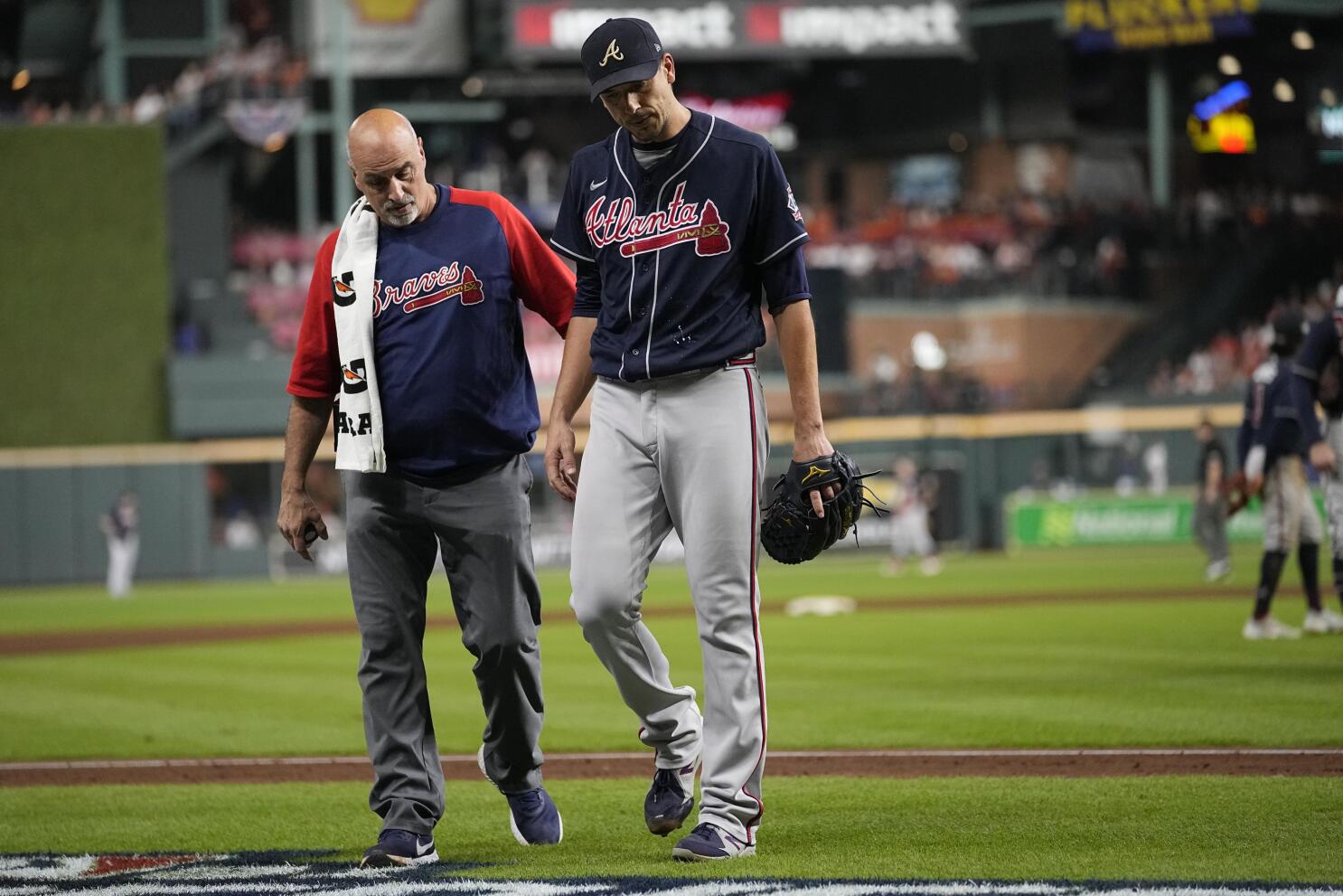 Braves' Morton hit in elbow by liner, exits NLDS Game 4