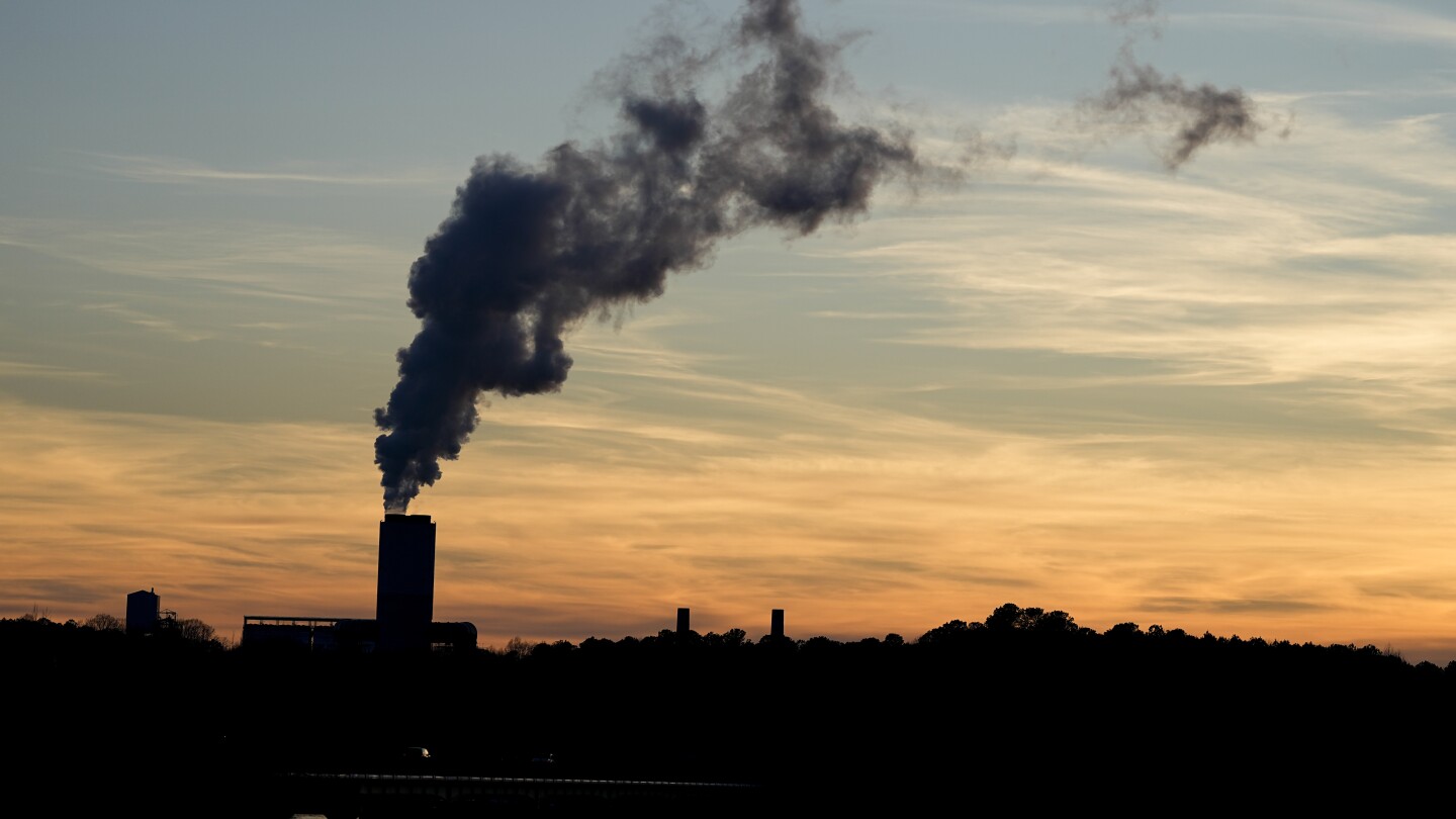 Новите строги правила на EPA ще принудят въглищните електроцентрали да улавят емисиите или да ги затварят
