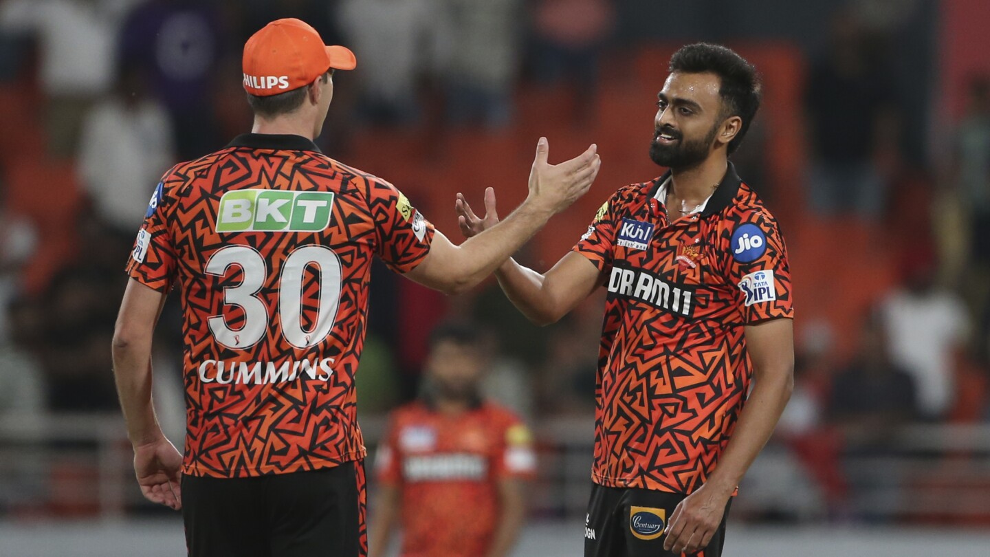 Hyderabad beats Punjab by 2 runs in IPL despite dropping 3 catches in final over