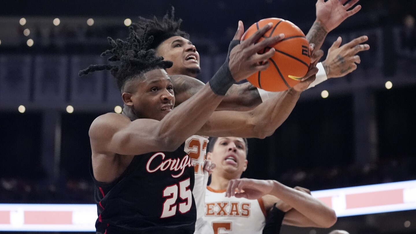 No. 4 Houston holds off stubborn Texas for a 76-72 victory in overtime