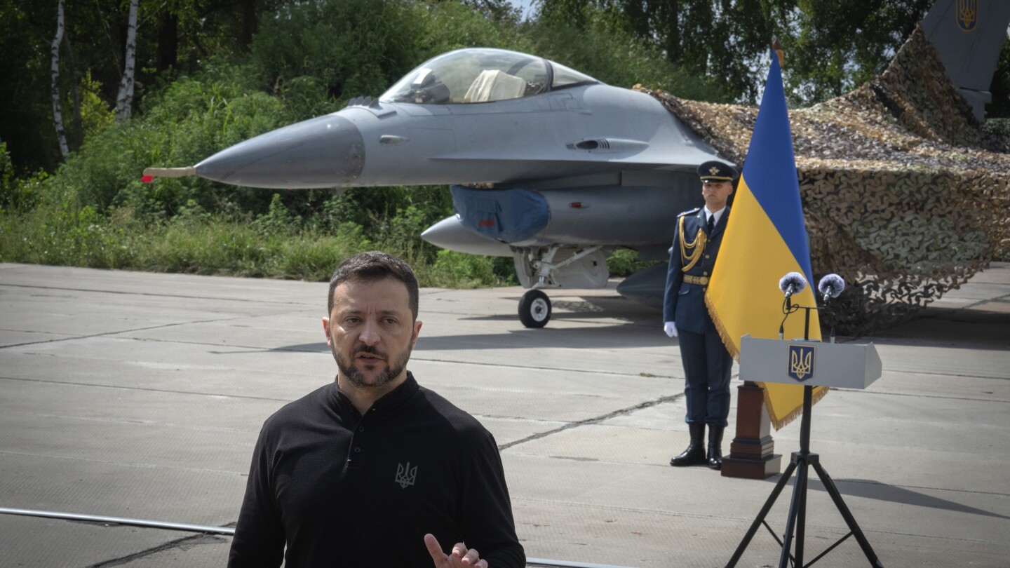 Ukraine’s Zelenskyy shows newly arrived F-16 fighter jets to struggle Russia within the air