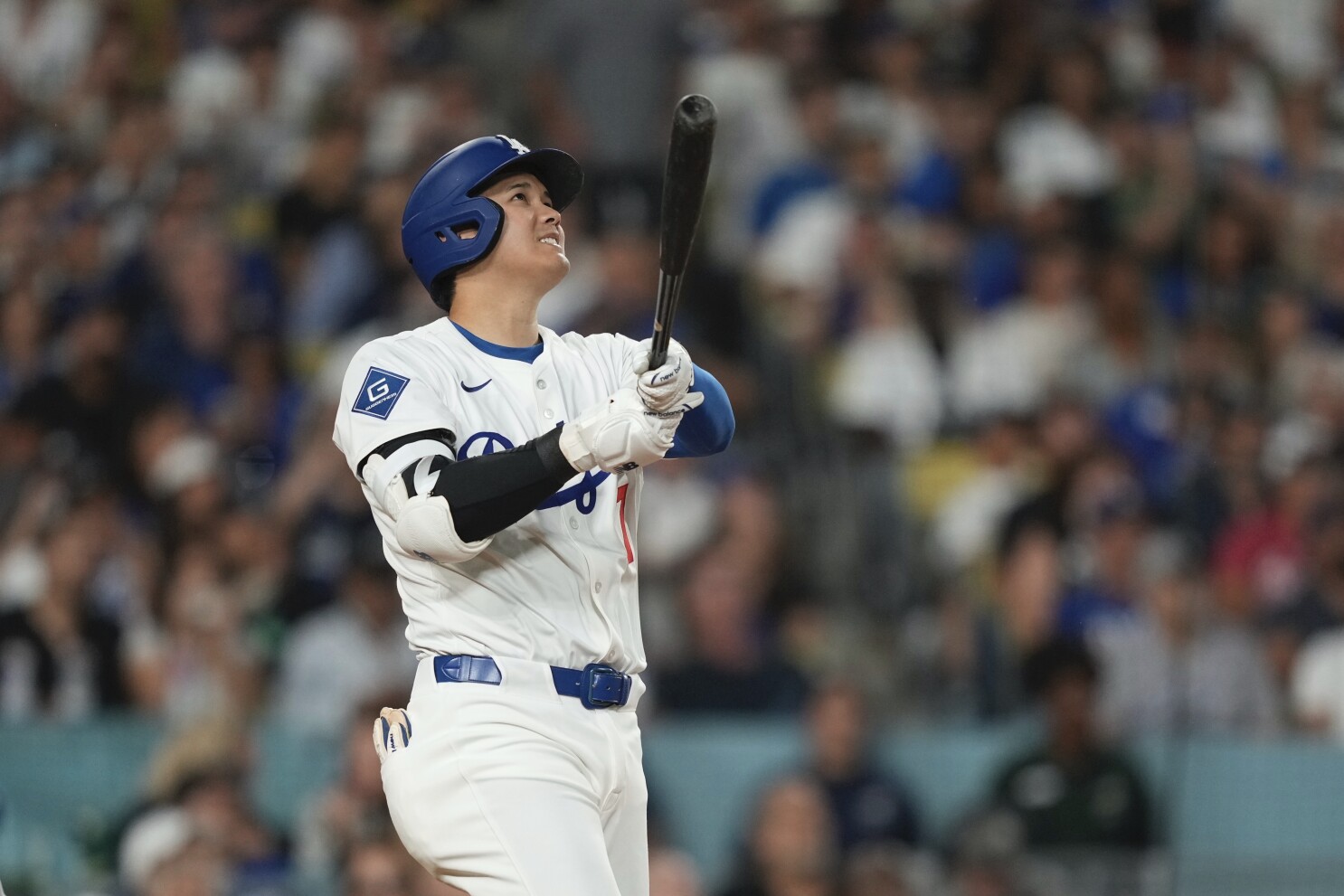 Ohtani outduels Judge with 2 homers and the Dodgers rally to beat the Yankees 8-5