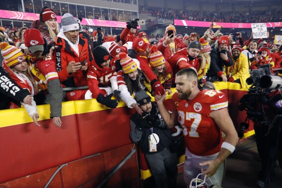 Donna Kelce kept Super Bowl sons fed with chicken, ribs