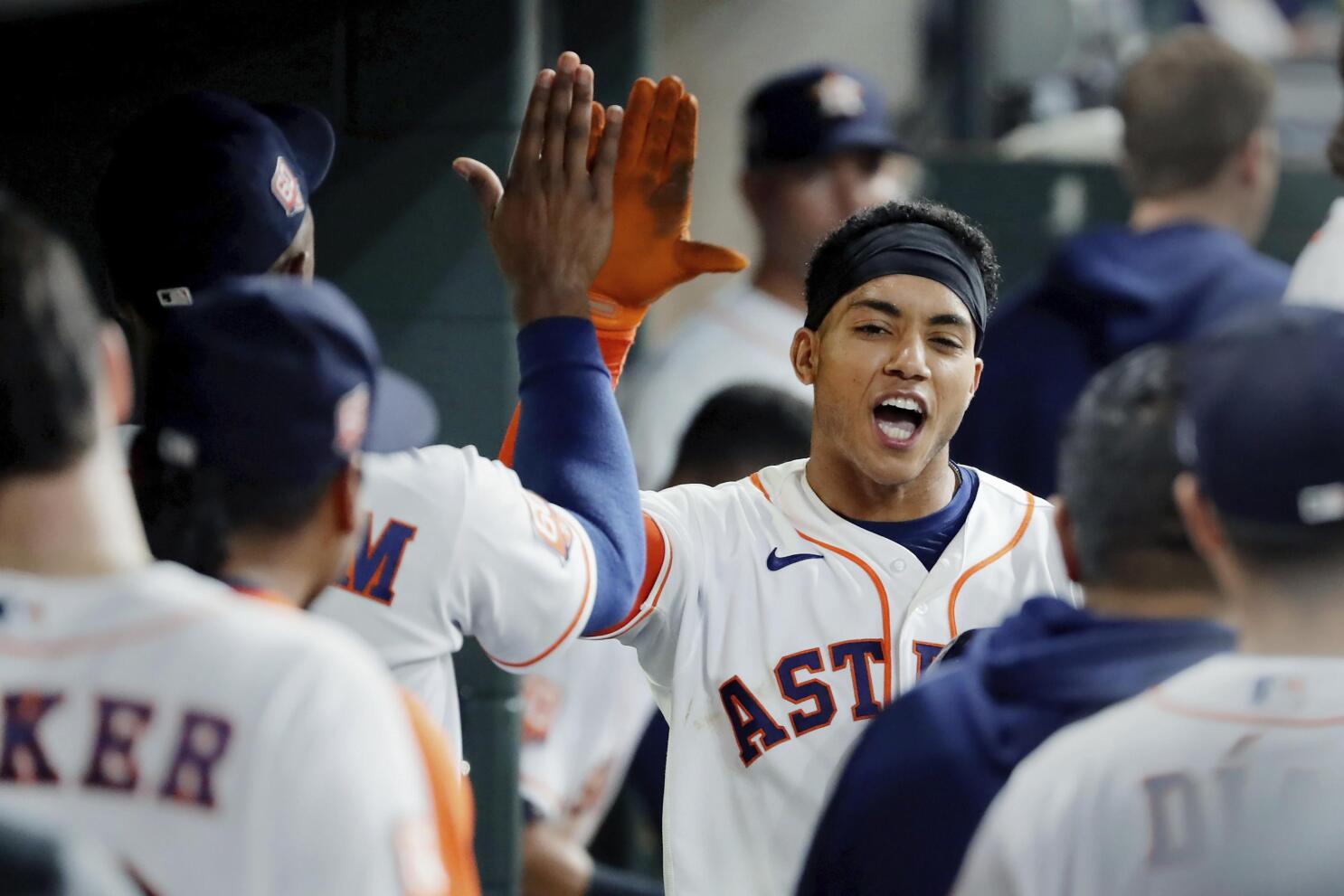 Tucker's RBI in 9th lifts Astros to 3-2 win over Tigers