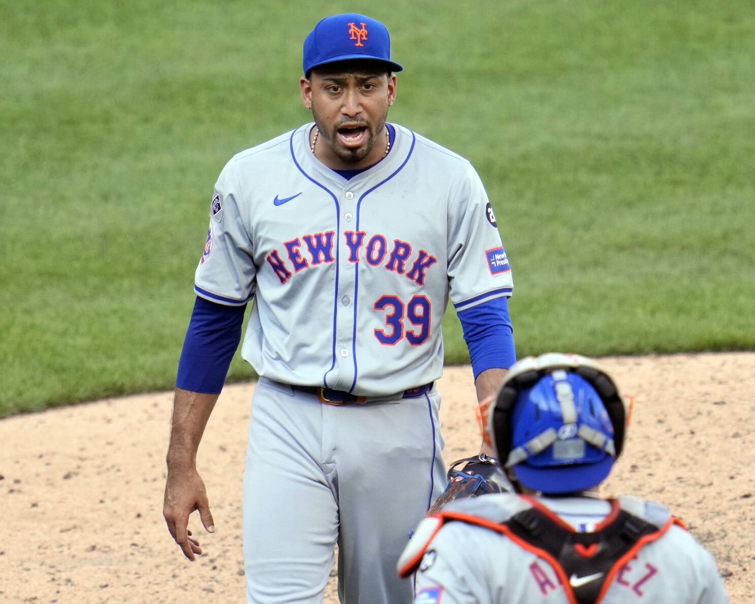 Edwin Diaz returns from a 10-game suspension by MLB by closing out Mets'  5-2 victory over Pirates | AP News