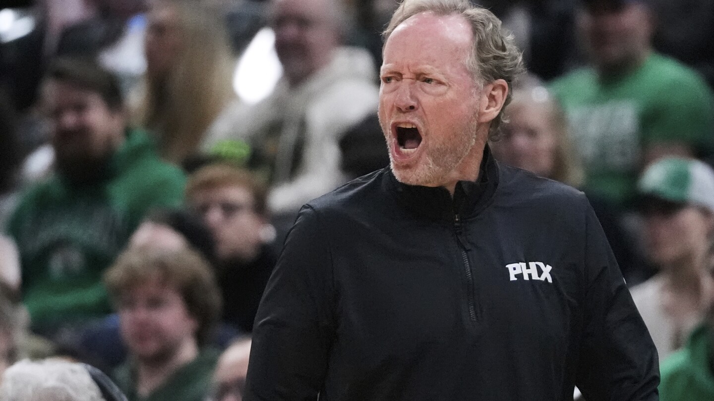 Phoenix Suns fire head coach Mike Budenholzer after disappointing season