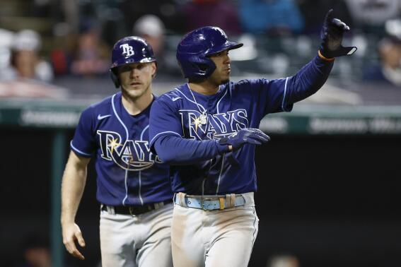 Tellez's 2 HRs, Davis' super catch send Brewers over Rays