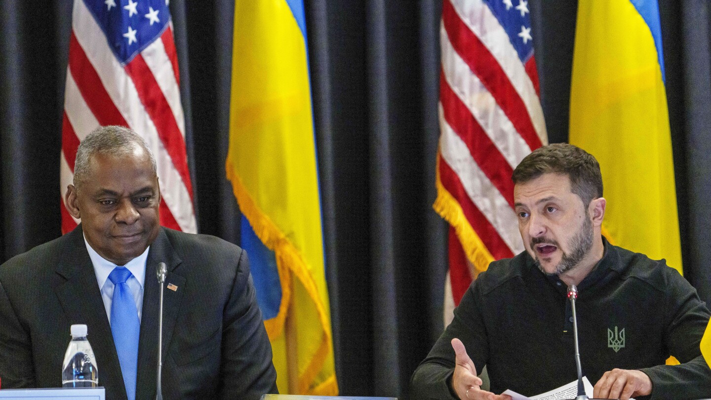 Zelenskyy presses US army leaders to let Ukraine strike deeper in Russia